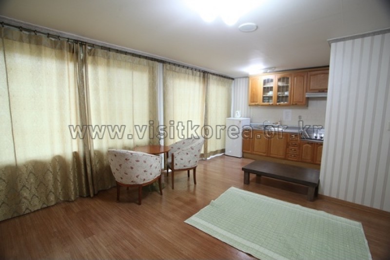 Villae Resort - Goodstay  (12/28)
