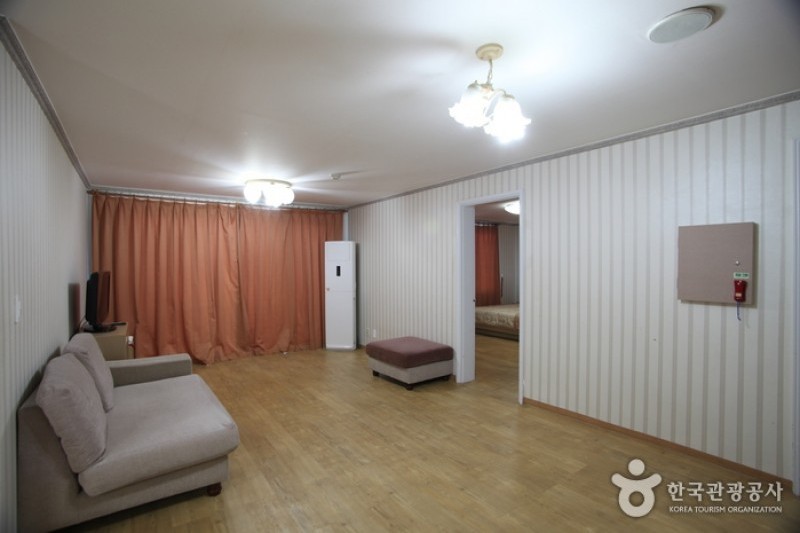 Villae Resort - Goodstay  (20/28)