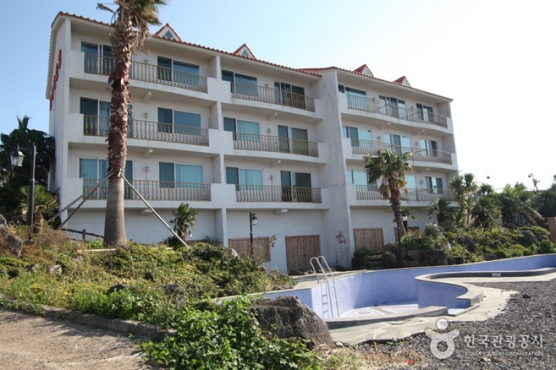 Villae Resort - Goodstay  (28/28)