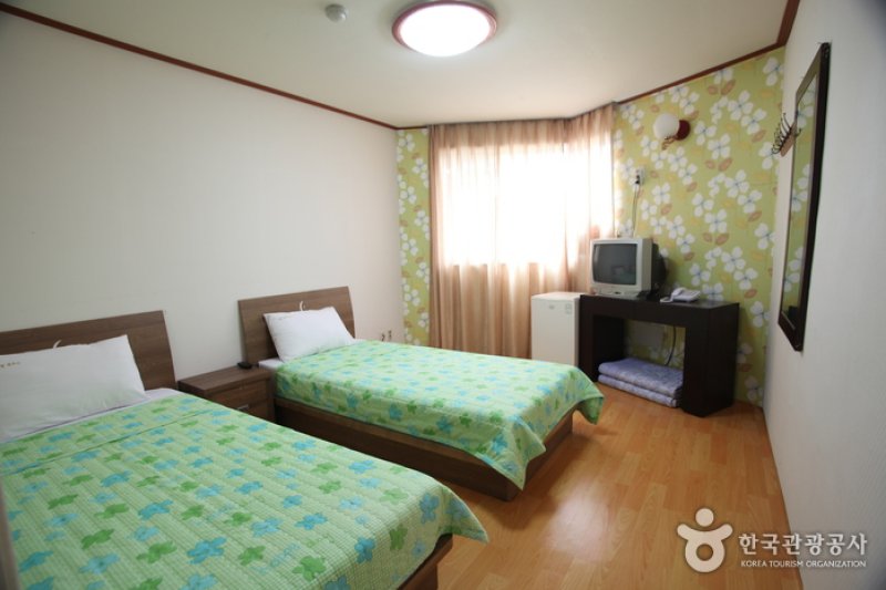 Shiny Hotel - Goodstay  (14/18)