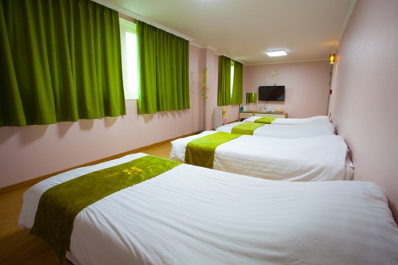 Jeju R Hotel - Goodstay  (8/40)