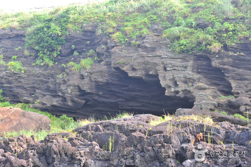Geommeolle Beach (검멀레해변) (2/7)