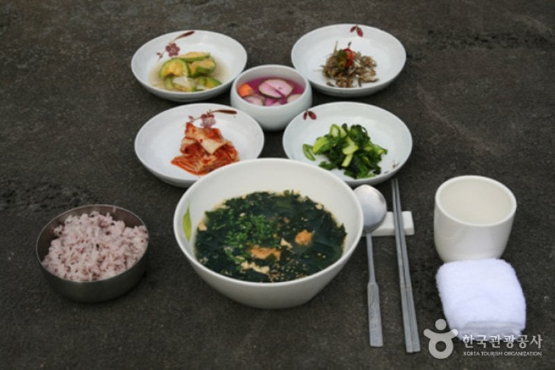 Stone Grandfather Restaurant  (5/10)