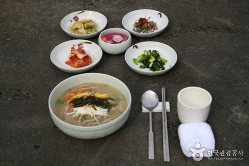 Stone Grandfather Restaurant  (9/10)