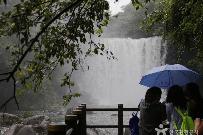 Cheonjeyeon Falls  (5/6)