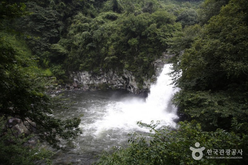 Cheonjeyeon Falls  (6/6)