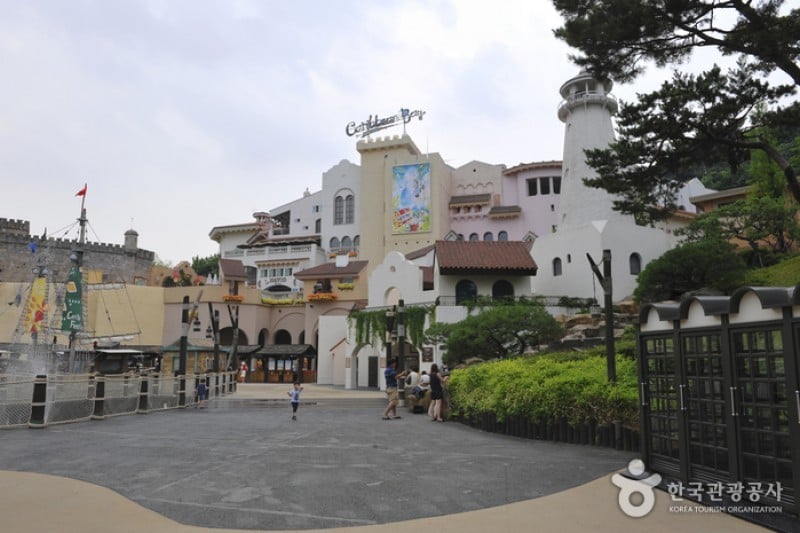 Caribbean Bay  (4/10)