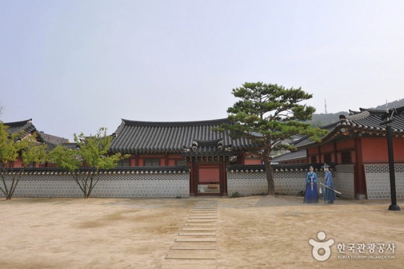 Hwaseong Haenggung Palace  (2/24)