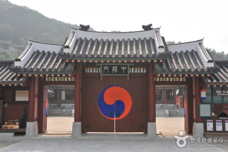 Hwaseong Haenggung Palace  (5/24)