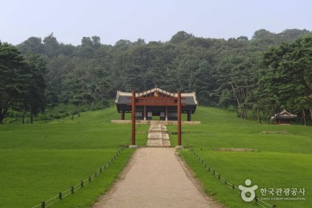  Seooreung Royal Tomb (Gyeongneung, Changneung, Hongneung, Ingneung and Myeongneung) [UNESCO World Heritage]
