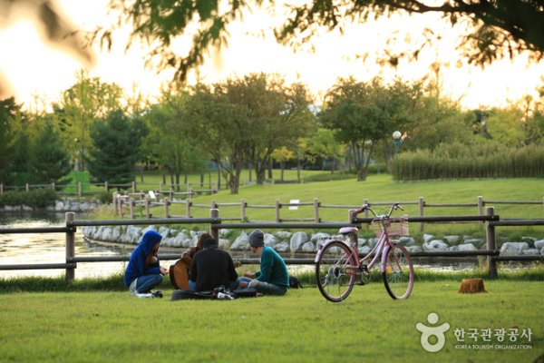 Ilsan Lake Park
