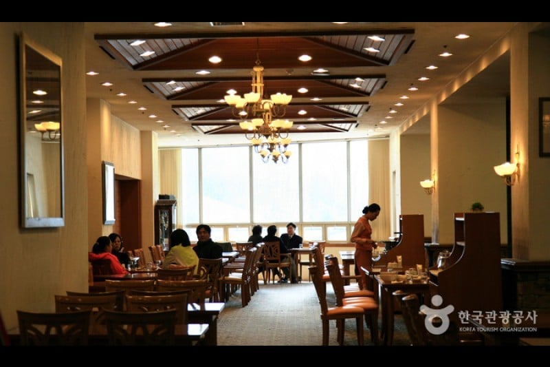 Yangji Pine Resort Ski Valley  (1/8)