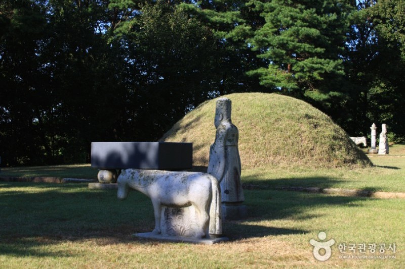 Seosamneung (Huireung, Hyoreung and Yereung) [UNESCO World Heritage] (9/21)