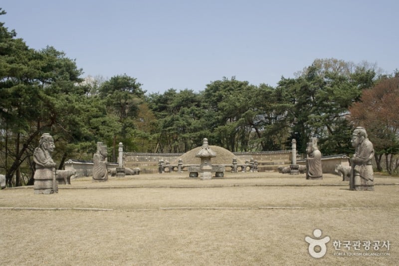 Seosamneung (Huireung, Hyoreung and Yereung) [UNESCO World Heritage] (16/21)