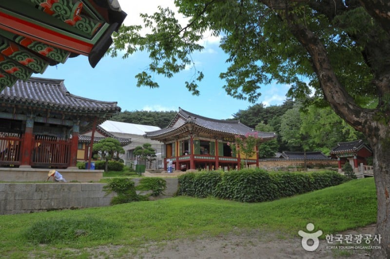Silleuksa Temple - Yeoju  (2/18)