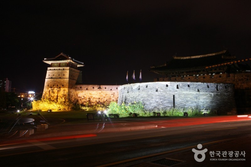 Hwaseomun Gate  (2/9)
