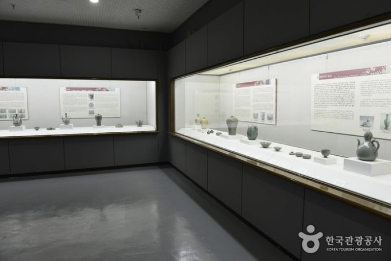 Haegang Ceramics Museum  (4/5)