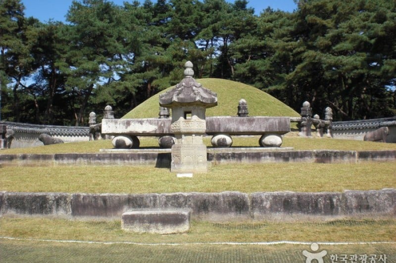 Yeongneung / Nyeongneung Royal Tomb [UNESCO World Heritage]  (3/8)