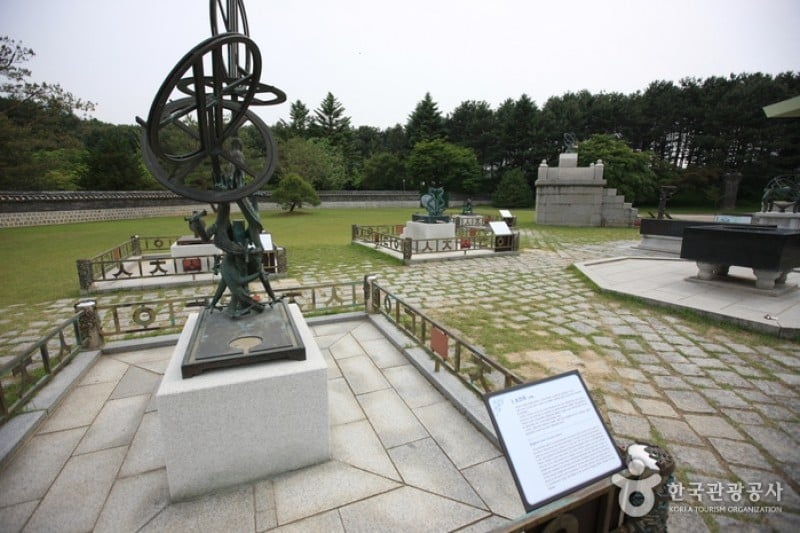 Yeongneung / Nyeongneung Royal Tomb [UNESCO World Heritage]  (4/8)