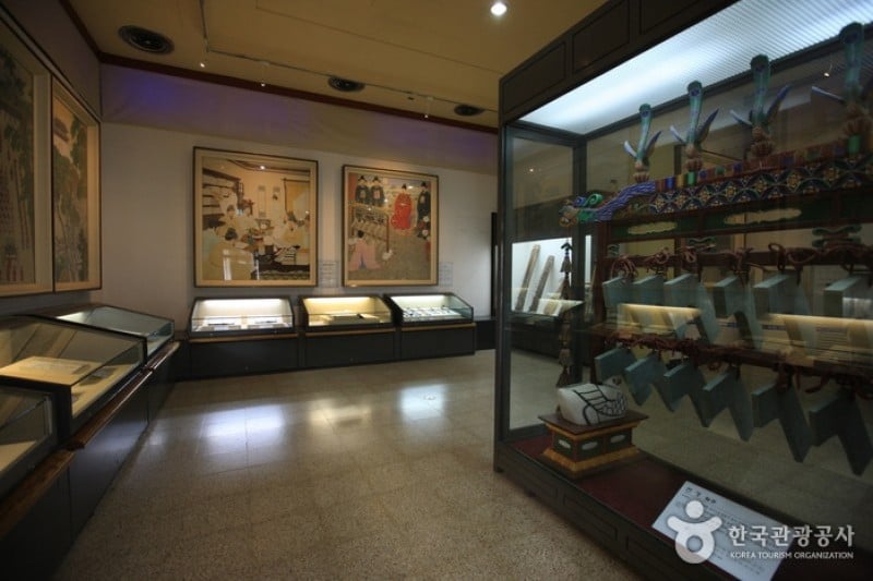 Yeongneung / Nyeongneung Royal Tomb [UNESCO World Heritage]  (5/8)