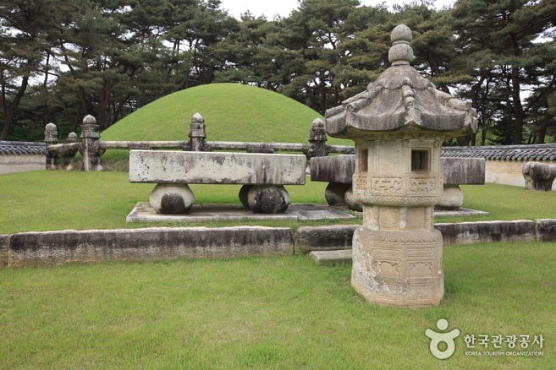 Yeongneung / Nyeongneung Royal Tomb [UNESCO World Heritage]  (7/8)