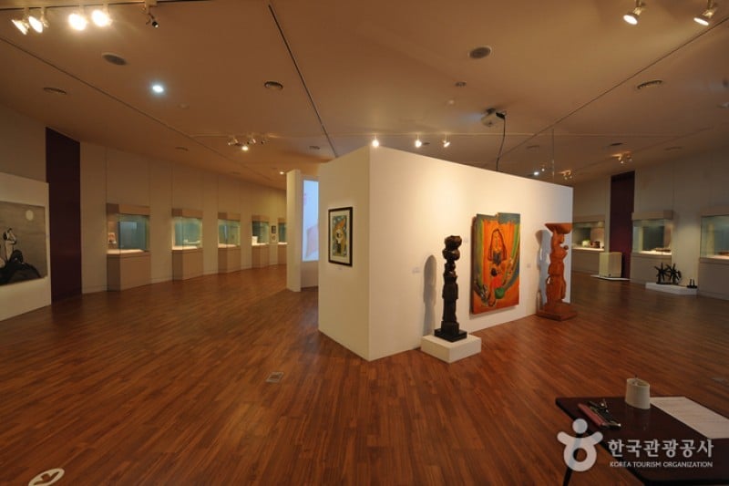 Gyeonggi Ceramic Museum  (2/18)
