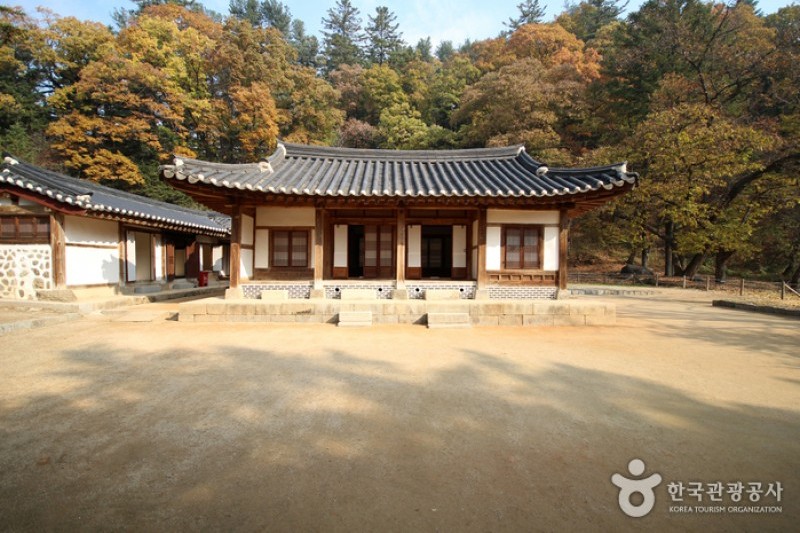 Gwangneung Royal Tomb [UNESCO World Heritage]  (3/10)