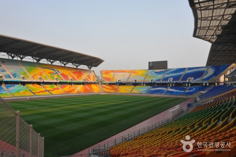 Suwon World Cup Stadium  (1/4)