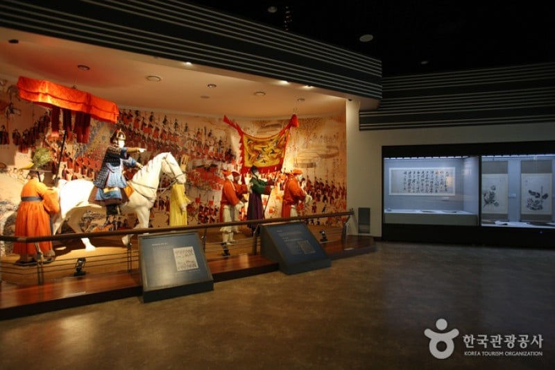 Suwon Hwaseong Museum  (3/25)