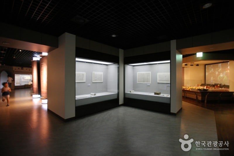 Suwon Hwaseong Museum  (13/25)