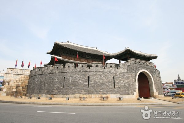 Paldalmun Gate
