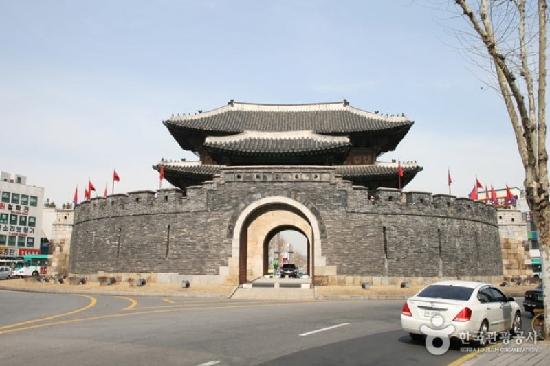 Paldalmun Gate  (2/3)