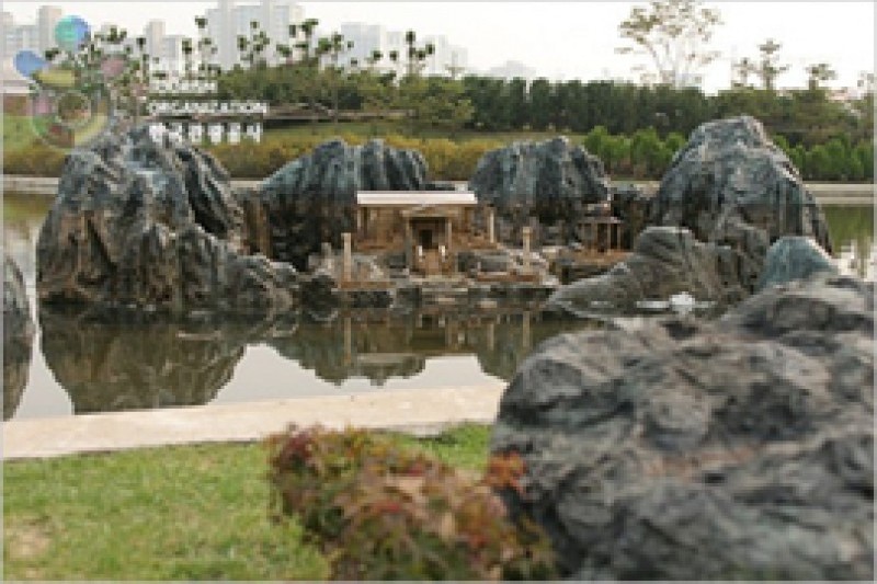 Aiins World  (10/15)