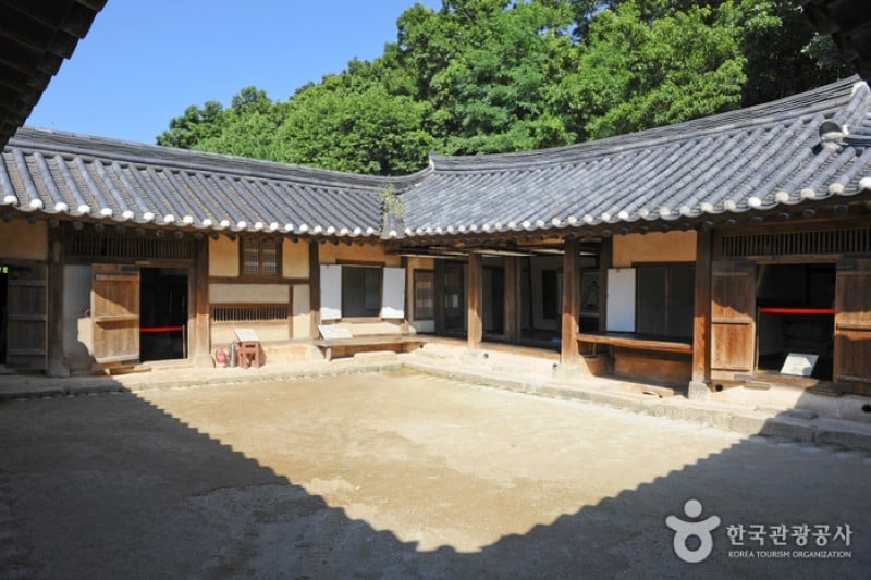 Birthplace of Empress Myeongseong (Queen Min) (1/22)