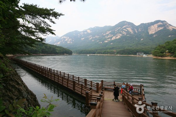 Pocheon Sanjeonghosu Lake
