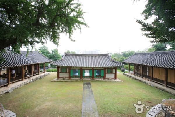 Suwonhyanggyo Confucian School