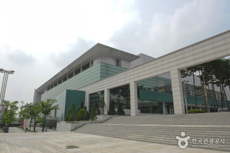 Goyang Eoullimnuri Arts Center (고양 어울림누리) (6/6)