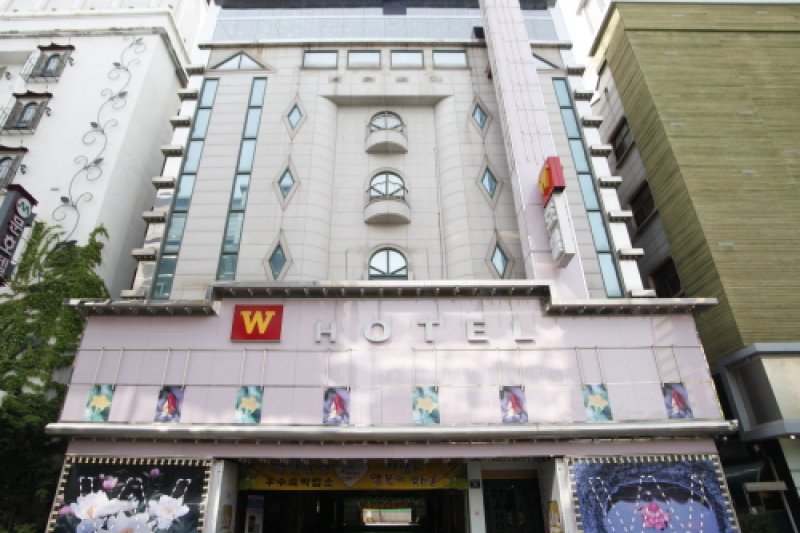 W Hotel - Goodstay  (1/1)