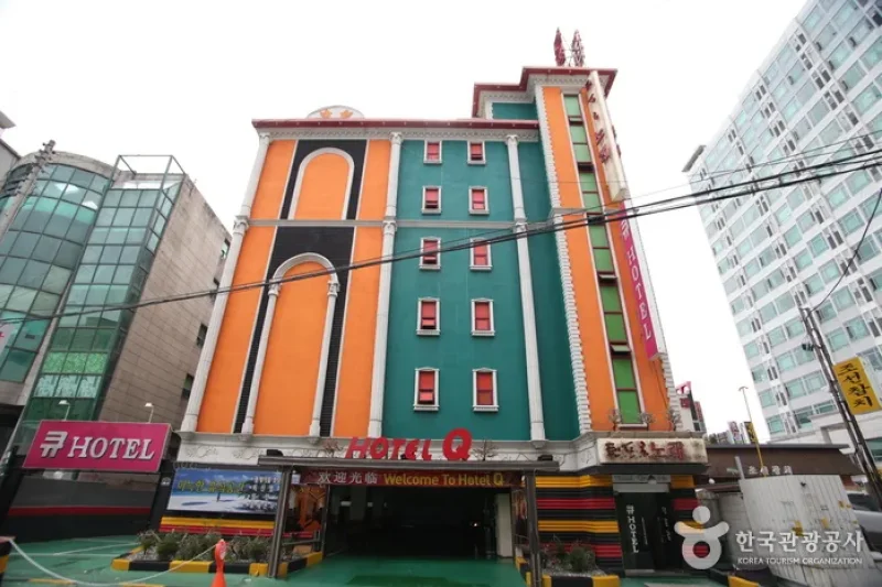 Q Motel - Goodstay  (1/8)