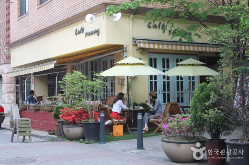 Bojeong-dong Café Street  (2/6)