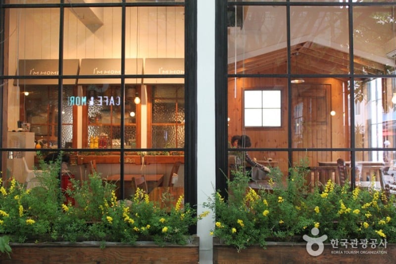 Bojeong-dong Café Street  (5/6)