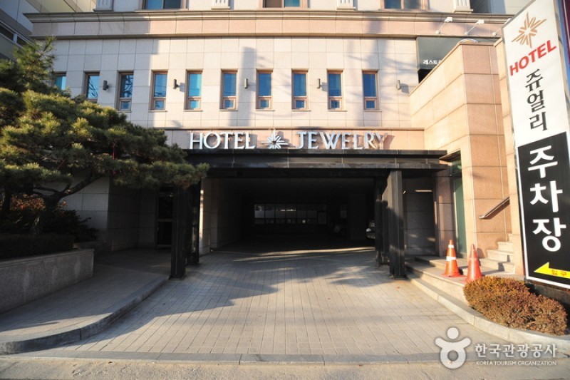 Business Hotel River &amp; Jewelry  - Goodstay  (1/3)