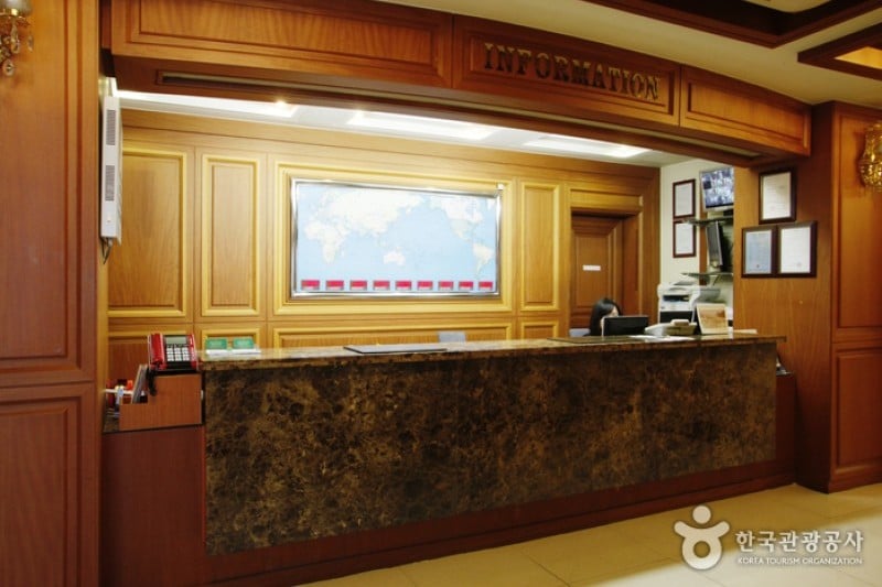 Hotel Korea  (1/17)