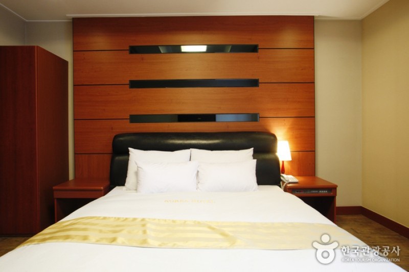Hotel Korea  (5/17)