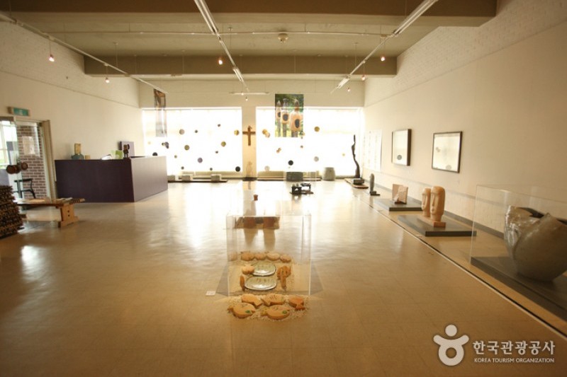 Batangol Arts Center  (2/7)