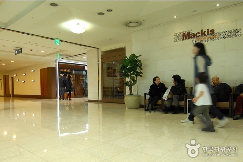 AK Plaza Department Store-Suwon Branch  (4/4)