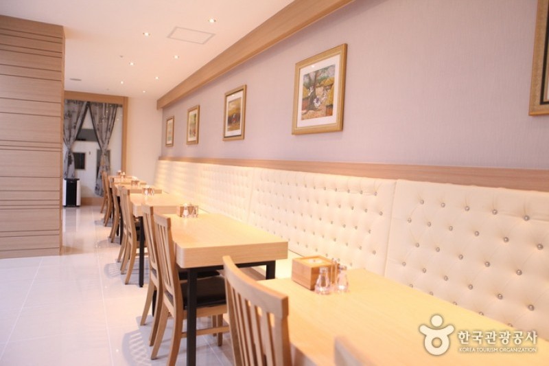 Suwon Hotel Como - Goodstay  (4/15)