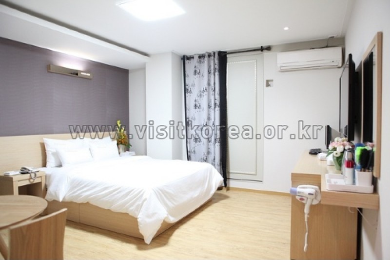 Suwon Hotel Como - Goodstay  (8/15)