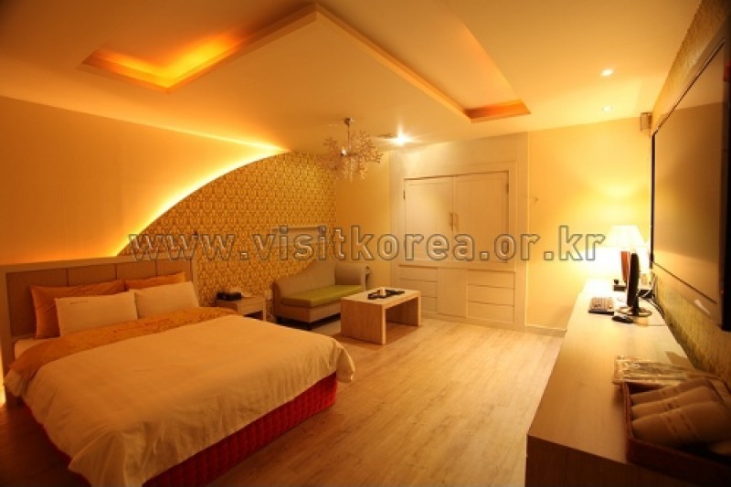 Hotel River - Goodstay  (5/17)