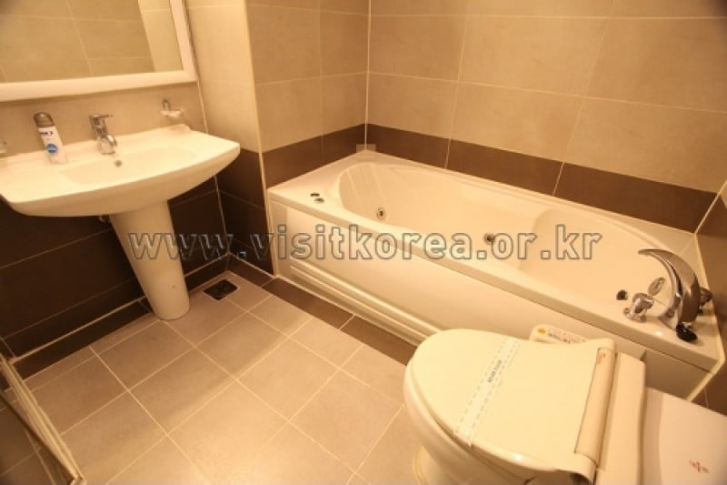 Hotel River - Goodstay  (6/17)